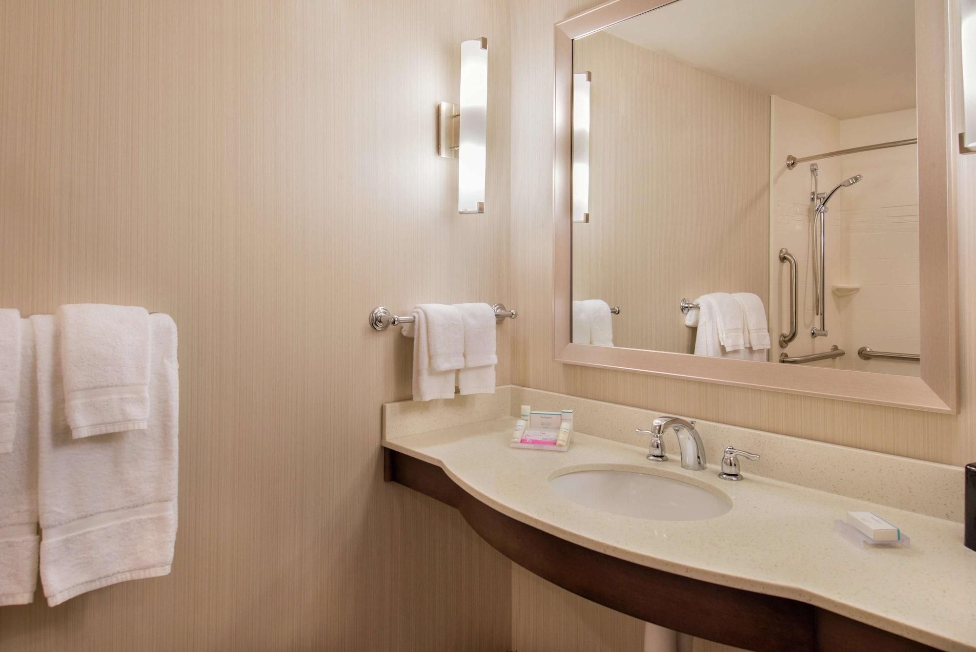 Hilton Garden Hotel 3*